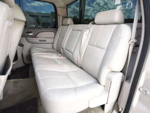 Used 2009 GMC Sierra 2500 SLT w/ SLT Convenience Package image 13