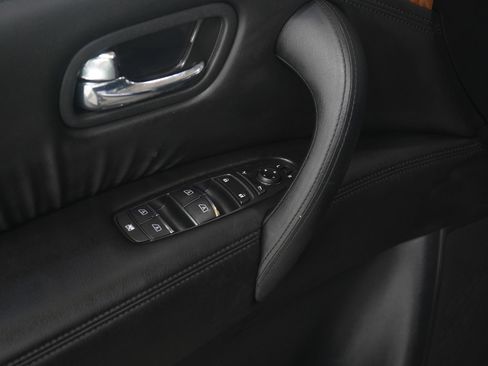 Used 2023 Nissan Armada SL image 25