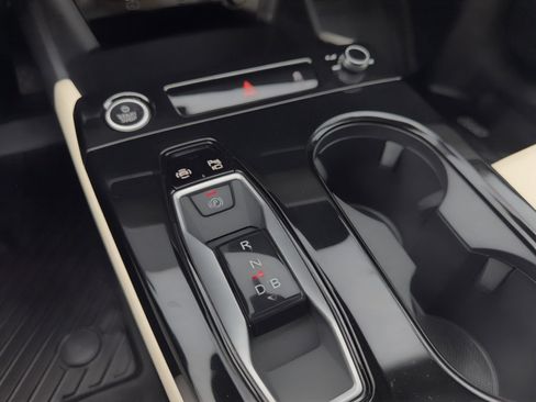 Certified 2025 Audi A6 e-tron Premium Plus w/ Premium Plus RWD image 25