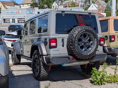 Used 2023 Jeep Wrangler Unlimited w/ Sun & Screen Package AWD/4WD image 9