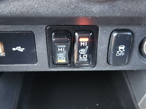 Used 2018 Mitsubishi Outlander Sport LE AWD/4WD image 17