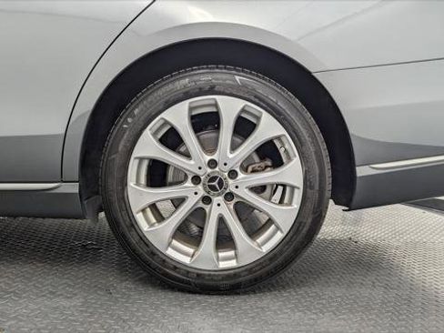 Used 2017 Mercedes-Benz E 300 image 33