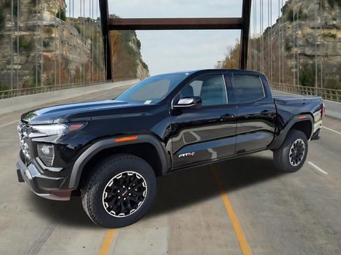 New 2026 GMC Canyon AT4 w/ AT4 Premium Package AWD/4WD image 3