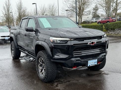 Used 2024 Chevrolet Colorado ZR2 w/ ZR2 Convenience Package III image 2