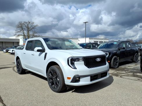 New 2026 Ford Maverick Lobo AWD/4WD image 3