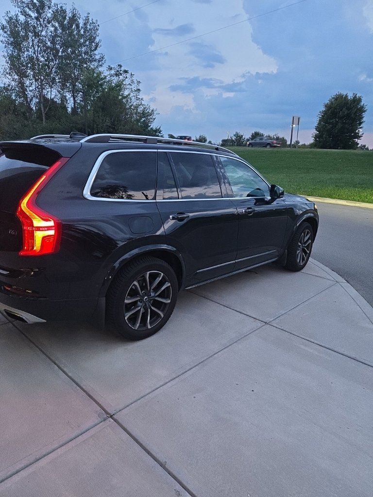 Used 2019 Volvo XC90 T6 Momentum w/ Advanced Package AWD/4WD image 4