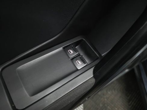 Used 2019 Volkswagen Beetle 2.0T S FWD image 27