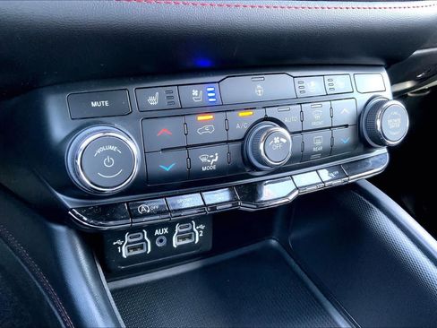 Used 2024 Dodge Durango GT AWD/4WD image 36