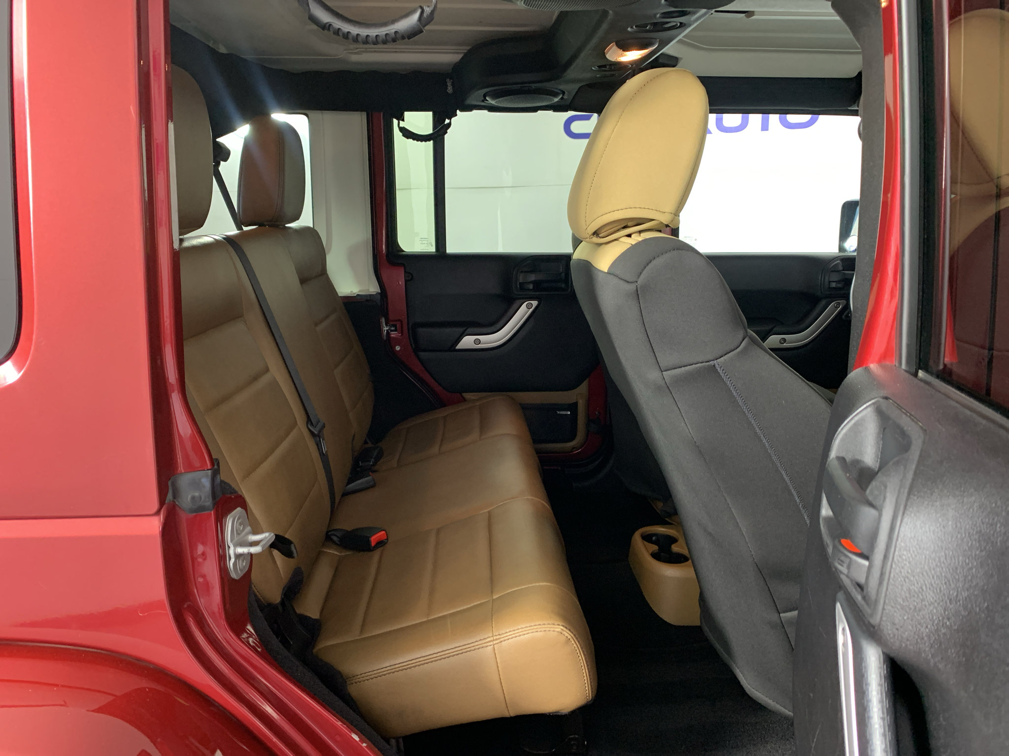 Used 2012 Jeep Wrangler Unlimited Sahara w/ Mopar Chrome Edition Group AWD/4WD image 30