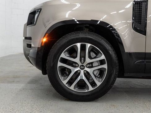 Used 2023 Land Rover Defender 110 X-Dynamic SE AWD/4WD image 38