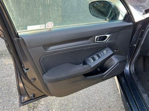 Used 2025 Honda Civic Sport image 11