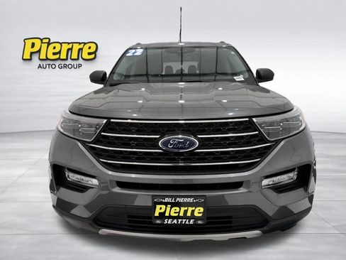Used 2022 Ford Explorer XLT w/ Equipment Group 202A image 9
