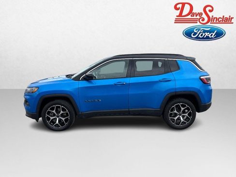 Used 2025 Jeep Compass Limited AWD/4WD image 10