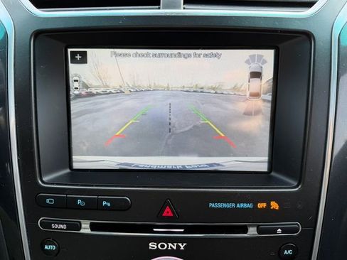 Used 2017 Ford Explorer Platinum image 21