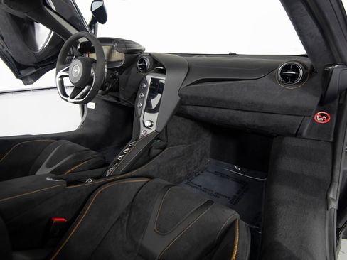 Used 2024 McLaren 750S Spider RWD image 27