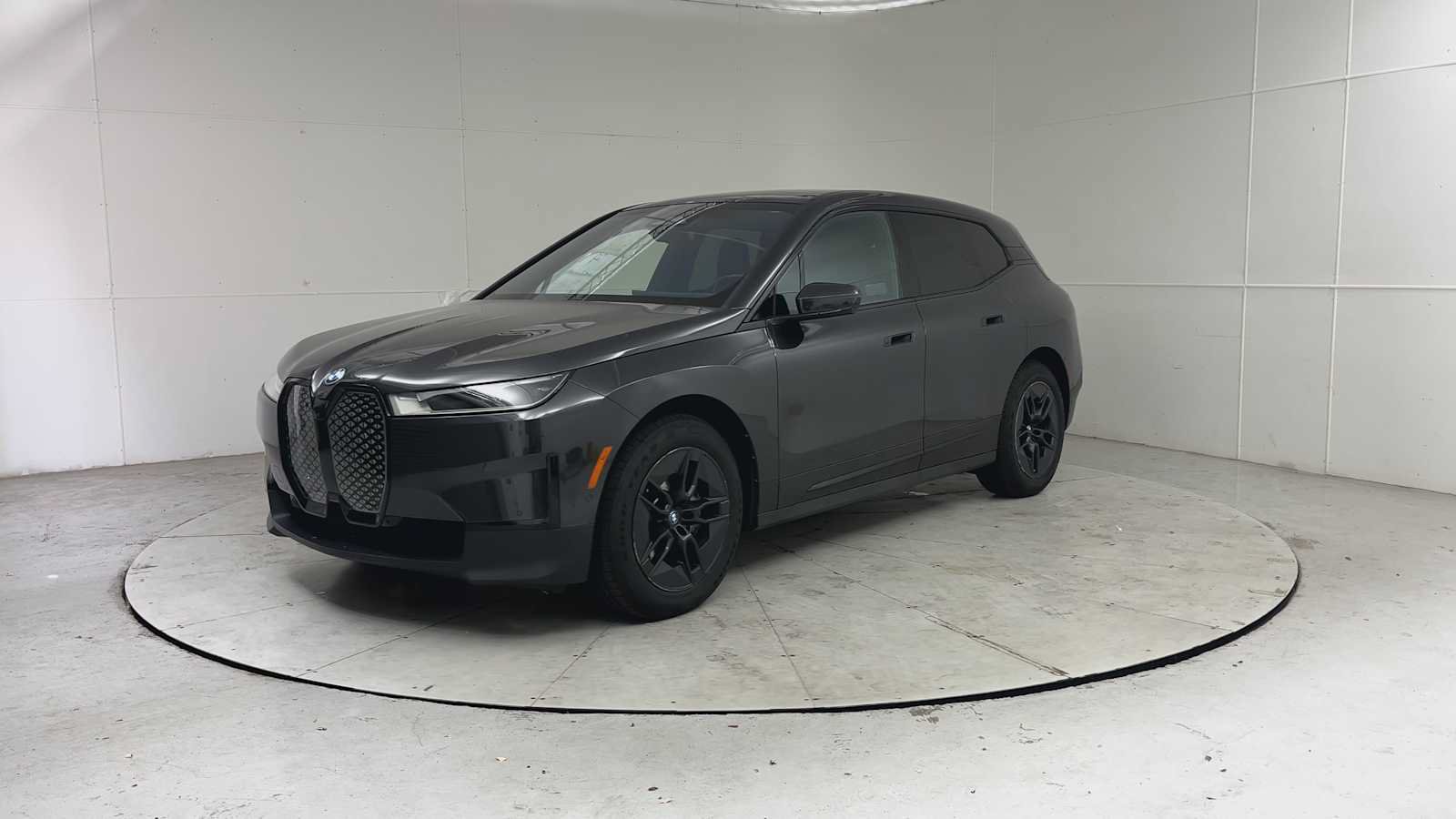 Used 2024 BMW iX xDrive50 w/ Convenience Package AWD/4WD image 6
