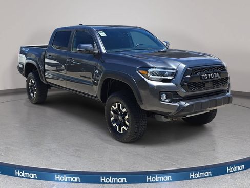 Used 2021 Toyota Tacoma TRD Off-Road w/ Technology Package AWD/4WD image 4