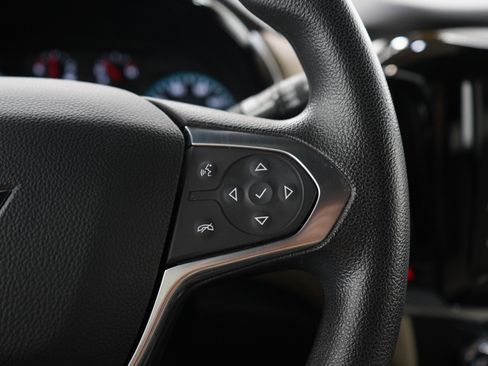 Used 2023 Chevrolet Traverse LS AWD/4WD image 29