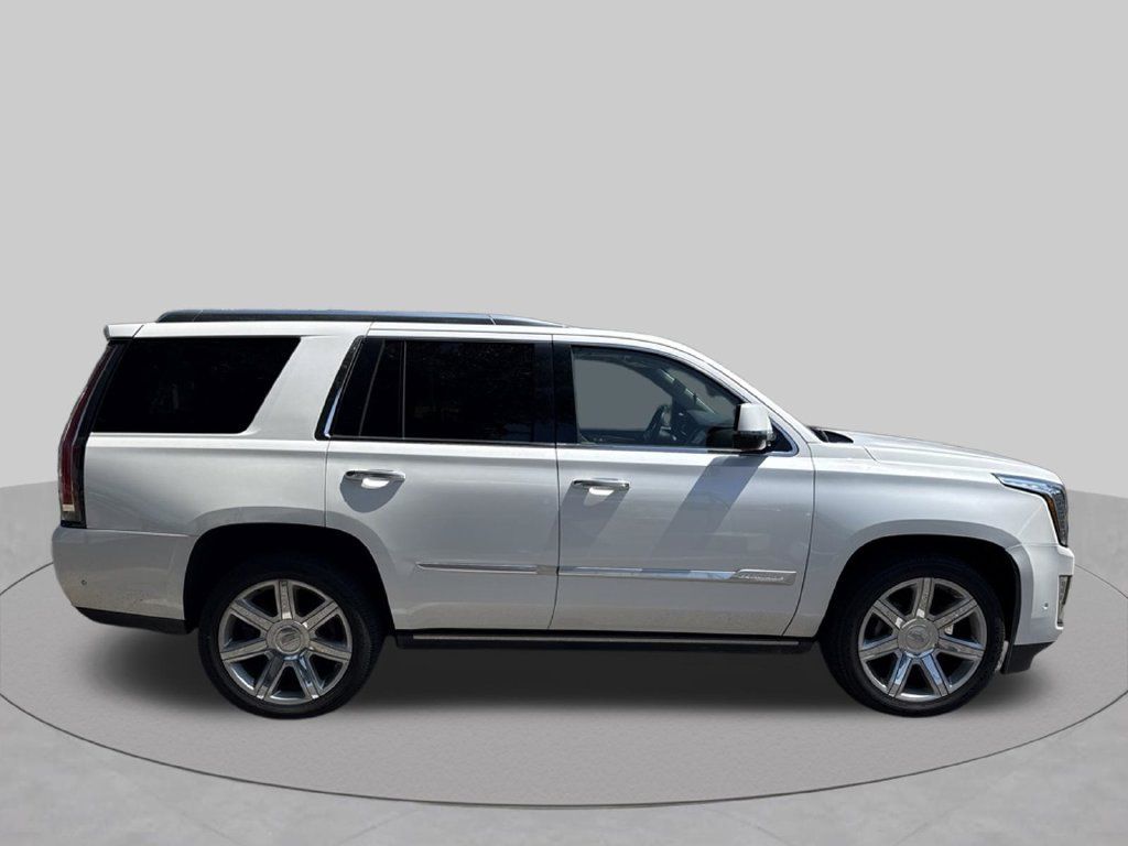 Used 2018 Cadillac Escalade Premium Luxury RWD image 4