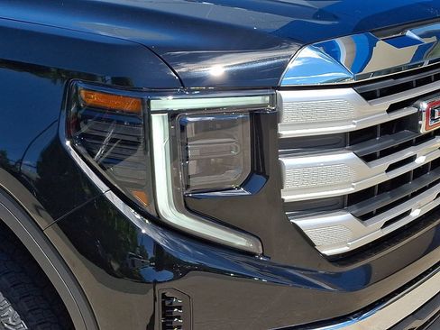 New 2026 GMC Sierra 1500 SLE AWD/4WD image 9