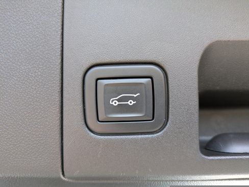 Certified 2022 Cadillac XT5 Premium Luxury image 12