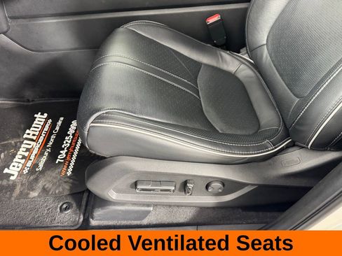 Used 2025 Honda Pilot Elite image 13