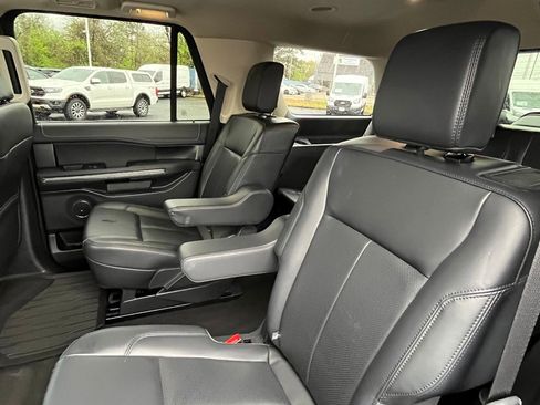 Used 2024 Ford Expedition XLT image 16