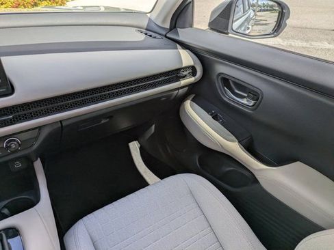 Certified 2024 Honda HR-V LX image 18