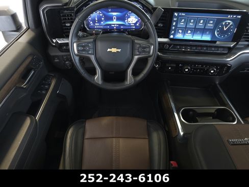 Used 2024 Chevrolet Silverado 2500 High Country w/ Technology Package AWD/4WD image 13