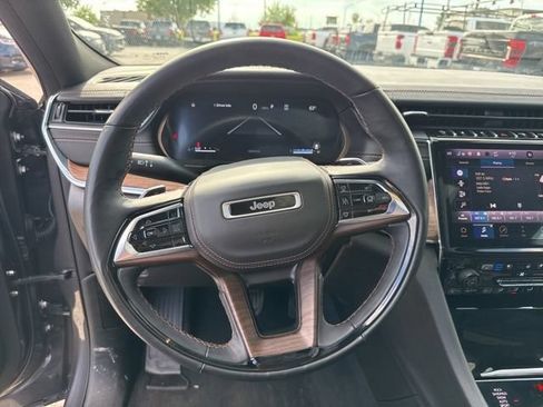 Used 2023 Jeep Grand Cherokee L Summit w/ Advanced Protech Group IV AWD/4WD image 32
