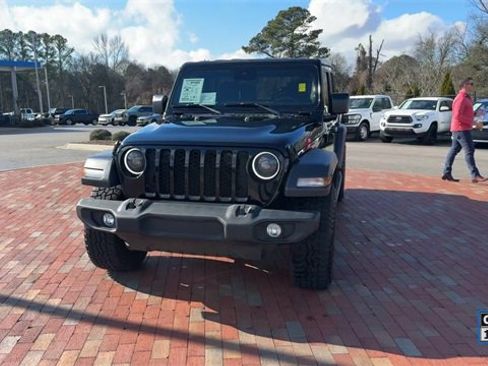 Used 2024 Jeep Wrangler Sport S image 6