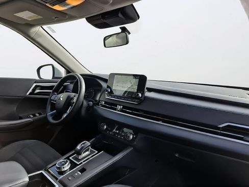 Used 2023 Mitsubishi Outlander SE FWD image 31