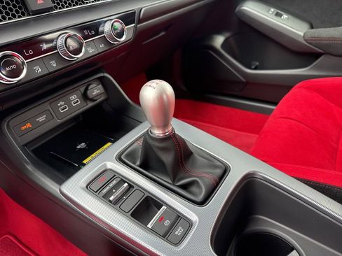 Certified 2025 Honda Civic Type R image 16