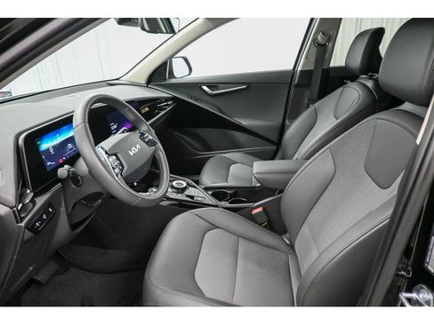 Certified 2025 Kia Niro Wind w/ Wind Preserve Package image 12