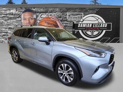 Used 2023 Toyota Highlander XLE