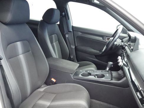 Used 2023 Honda Civic Sport image 11