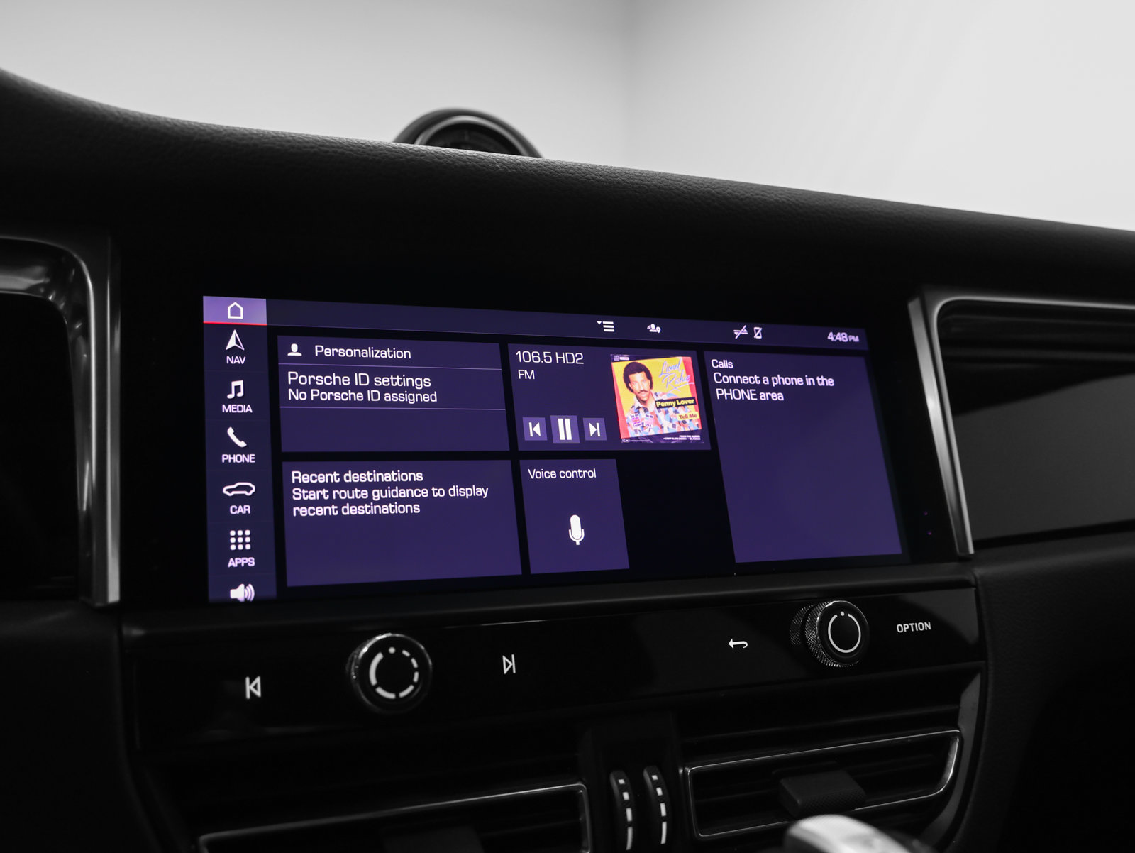 Certified 2023 Porsche Macan AWD/4WD image 32