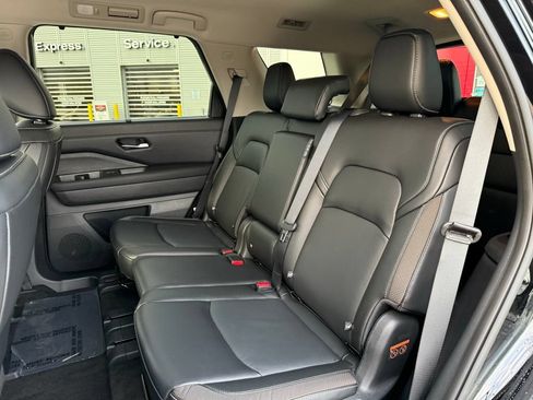 Certified 2024 Nissan Pathfinder SL AWD/4WD image 27
