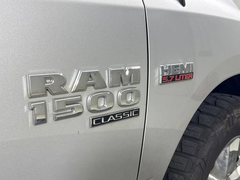 Used 2019 RAM 1500 Big Horn AWD/4WD image 17