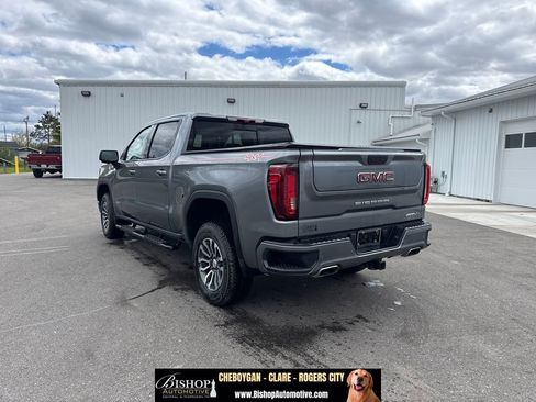 Used 2021 GMC Sierra 1500 AT4 w/ AT4 Value Package AWD/4WD image 3