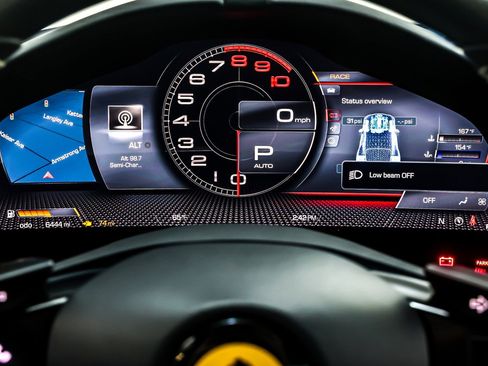 Used 2022 Ferrari Roma image 18