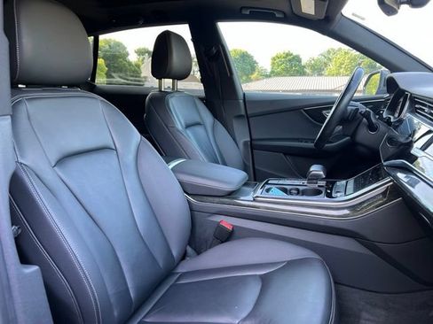 Used 2019 Audi Q8 Premium w/ Convenience Package AWD/4WD image 24