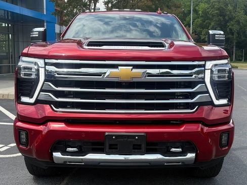 Used 2024 Chevrolet Silverado 2500 High Country w/ Technology Package AWD/4WD image 3