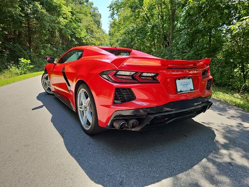 Used 2021 Chevrolet Corvette Stingray Convertible w/ Z51 Performance Package RWD image 6