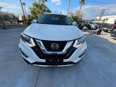 Used 2018 Nissan Rogue SV w/ Premium Package FWD image 1