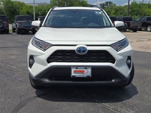 Used 2021 Toyota RAV4 XLE Premium AWD/4WD image 3