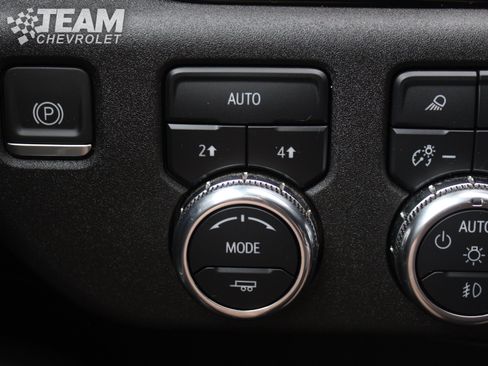 Used 2023 GMC Sierra 1500 SLT AWD/4WD image 21