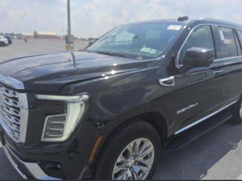 Used 2025 GMC Yukon Denali AWD/4WD image 1