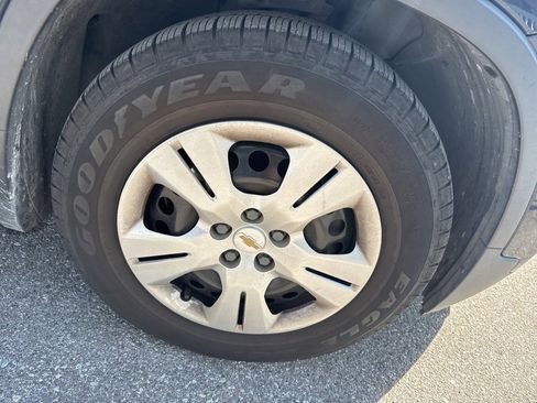 Used 2019 Chevrolet Trax LS image 9