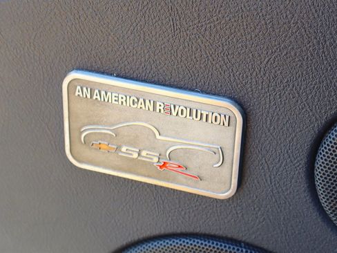 Used 2003 Chevrolet SSR w/ Preferred Equipment Group image 46